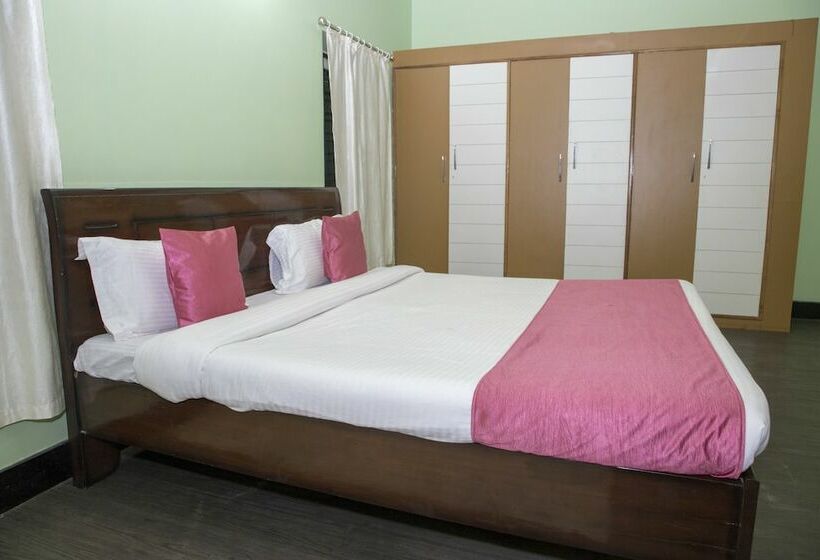 Oyo 11345 Hotel White House Inn