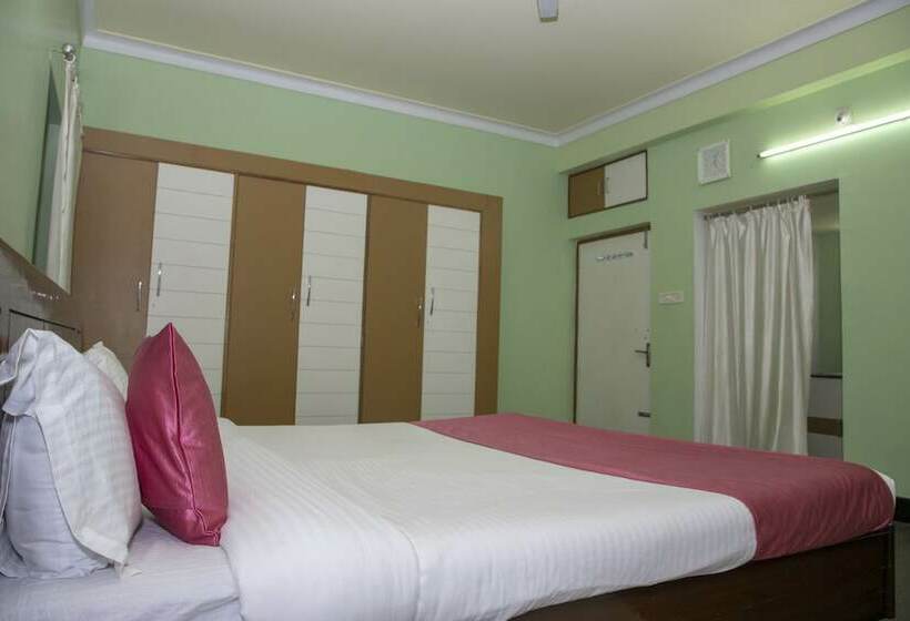 Oyo 11345 Hotel White House Inn