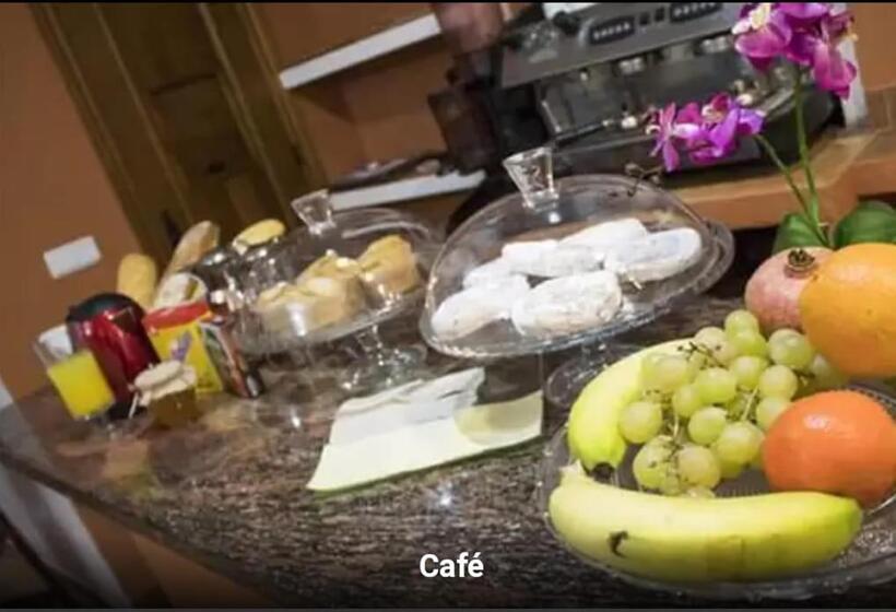 پانسیون Hostal Calderon Cuenca