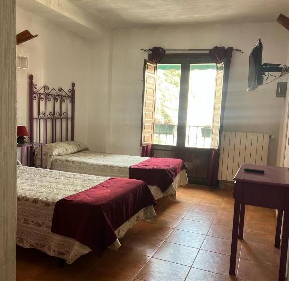 پانسیون Hostal Calderon Cuenca