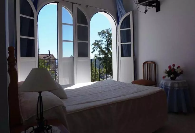 پانسیون Hostal La Parada