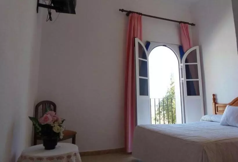 پانسیون Hostal La Parada