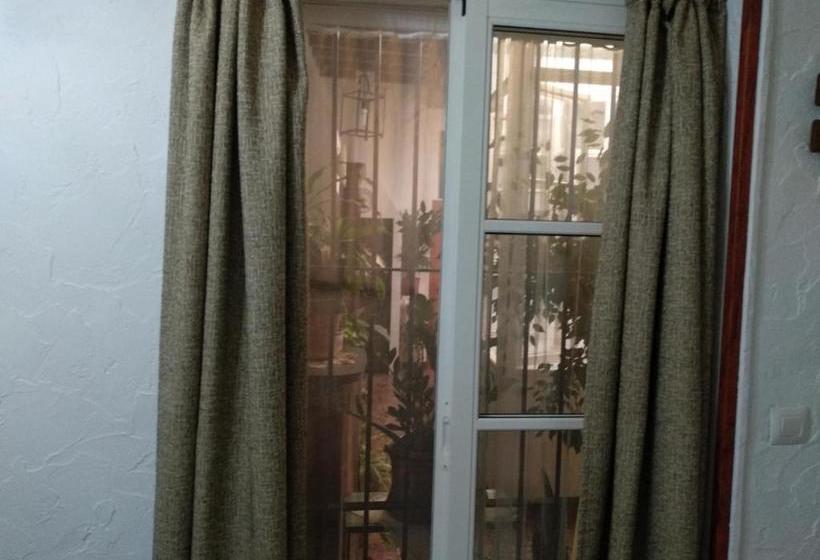 פנסיון Hostal Manolo