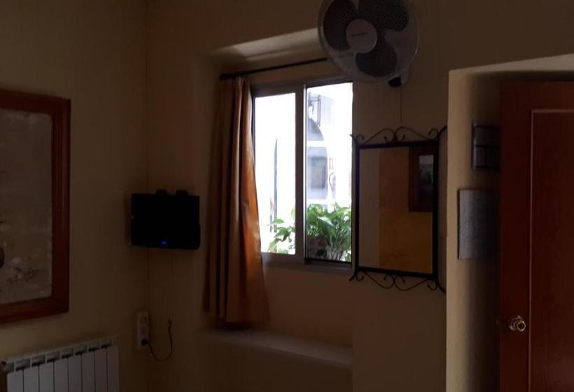 פנסיון Hostal Manolo