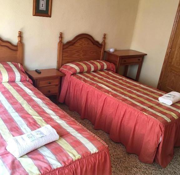 펜션 Hostal Seseña