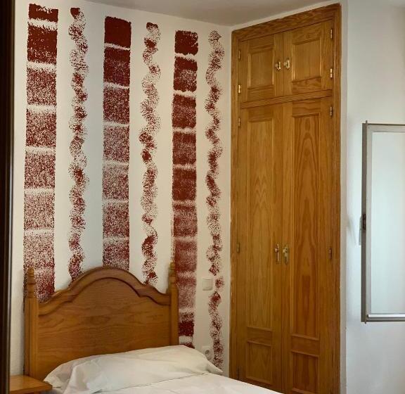 펜션 Hostal Seseña