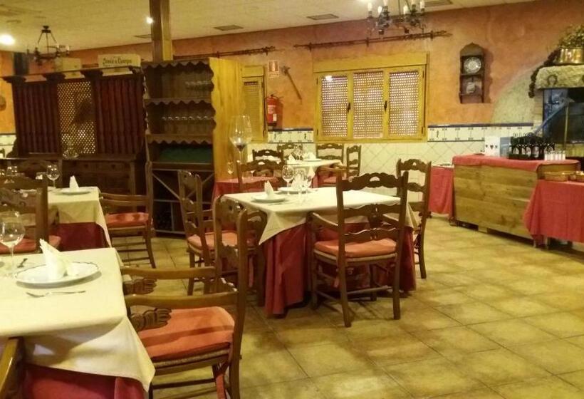 펜션 Hostal Seseña