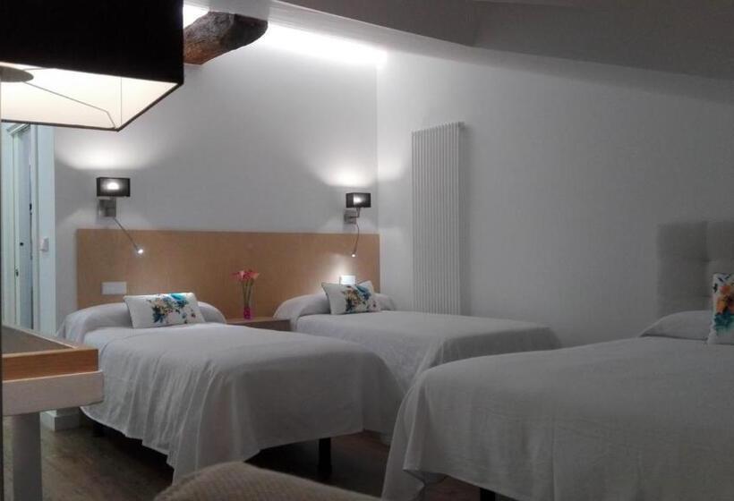 Apartamentos Turísticos Los Picos