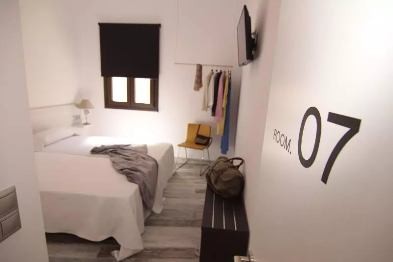 ペンション The 8 Rooms House