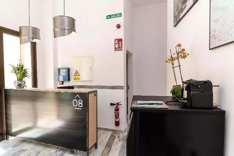 ペンション The 8 Rooms House