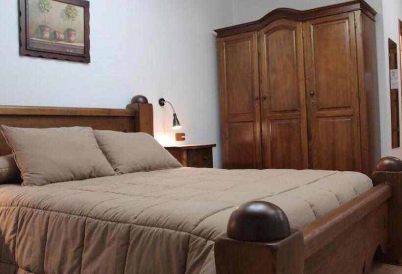 بنسيون Casa Rural Puerto Del Emperador