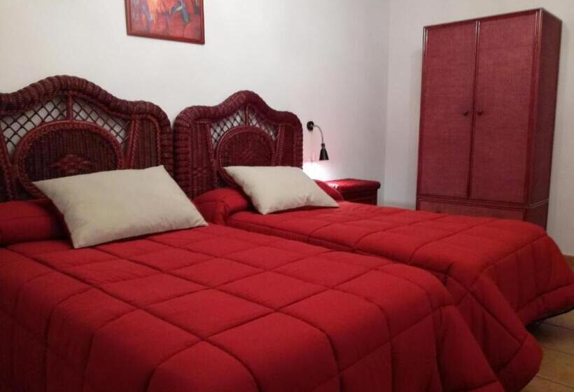 بنسيون Casa Rural Puerto Del Emperador