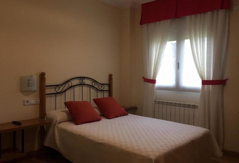 پانسیون Hostal Santa Baia