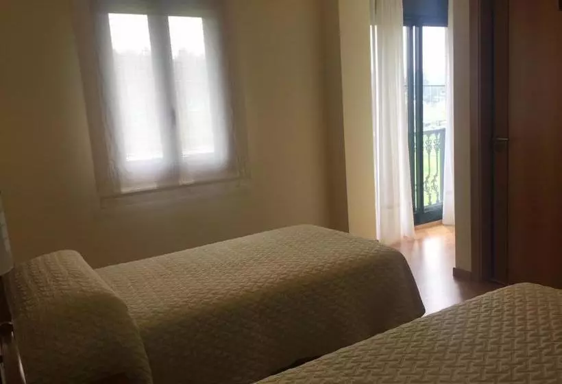 ペンション Hostal Santa Baia