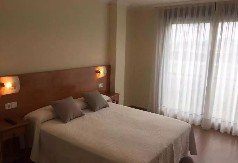 ペンション Hostal Santa Baia