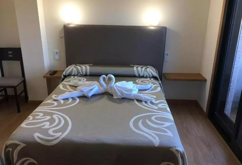 ペンション Hostal Santa Baia