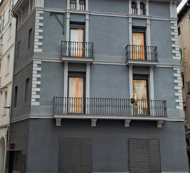 ペンション L Astrolabi Centre Ripoll