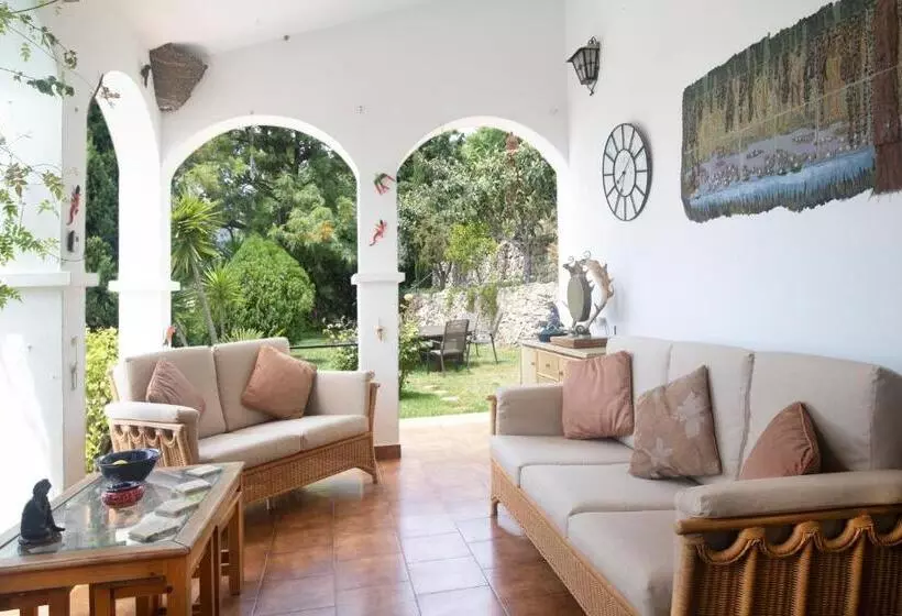 ペンション Villa Andalucia