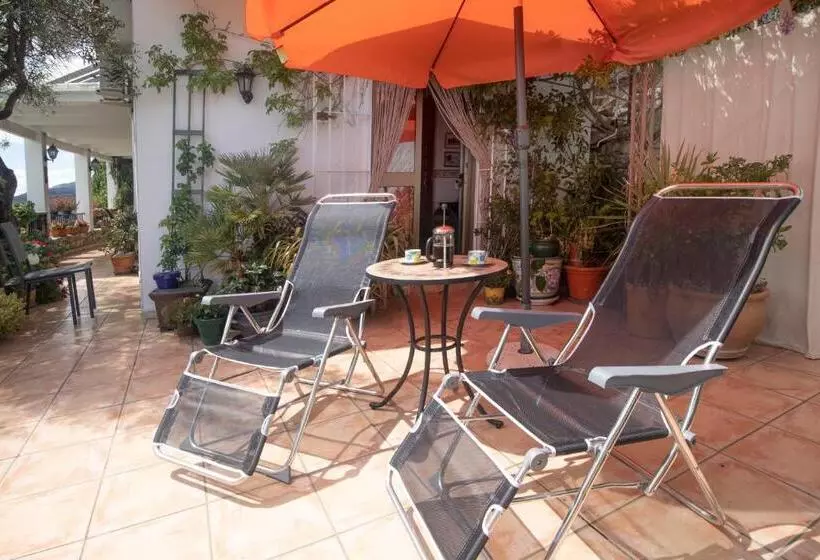 ペンション Villa Andalucia