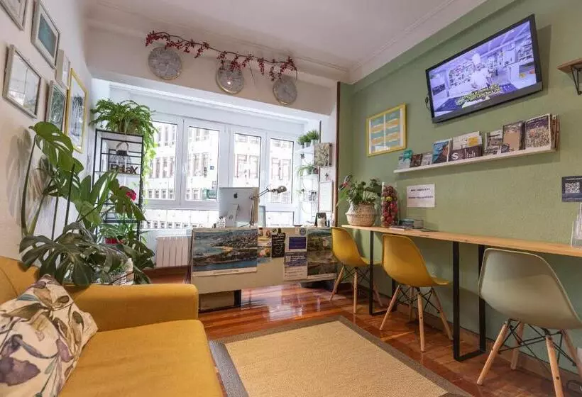 Pension Angelines, Sneuu Hostel Santander