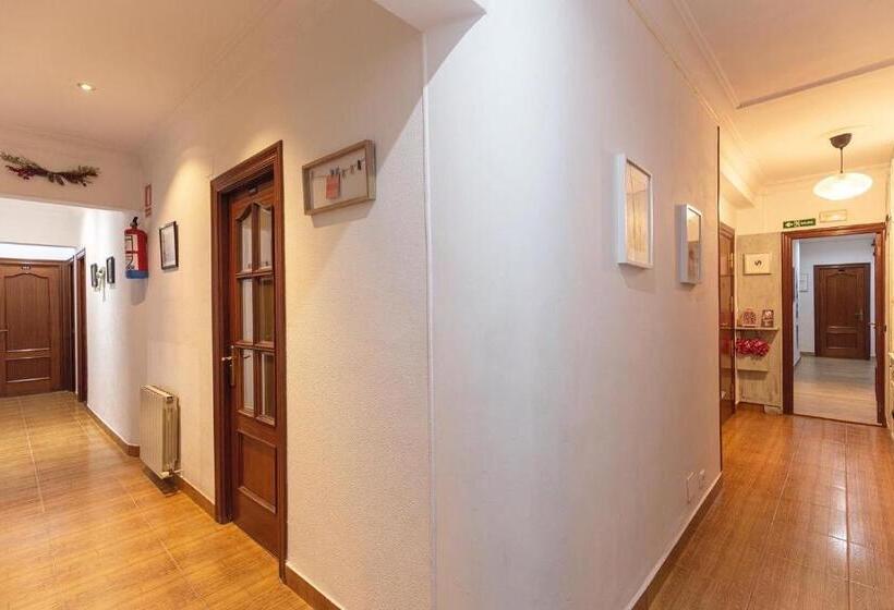 Pension Angelines, Sneuu Hostel Santander