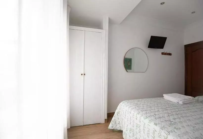 Pension Angelines, Sneuu Hostel Santander