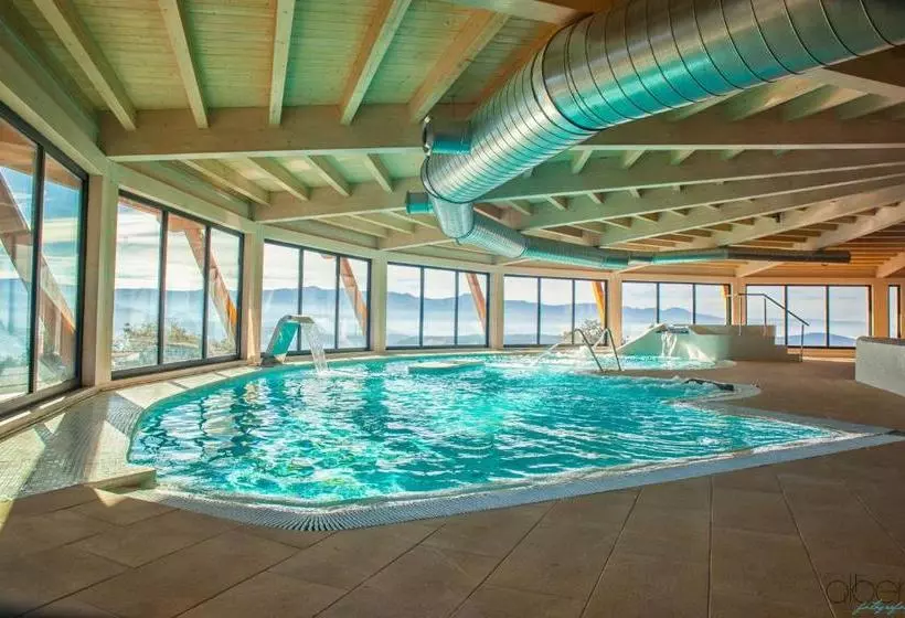 هتل The Rock Suites & Spa