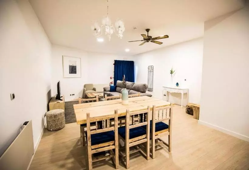 هتل The Rock Suites & Spa