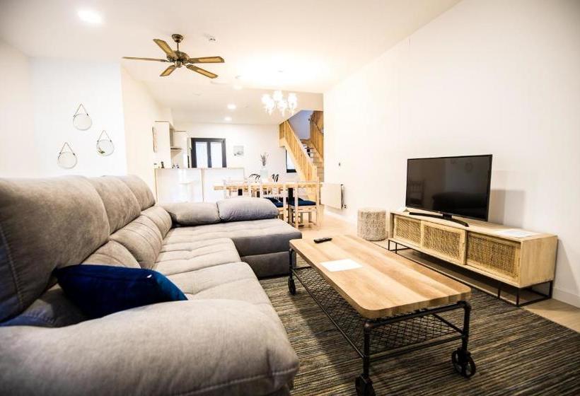 호텔 The Rock Suites & Spa