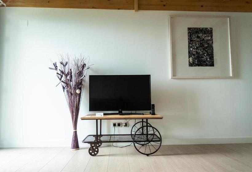 호텔 The Rock Suites & Spa