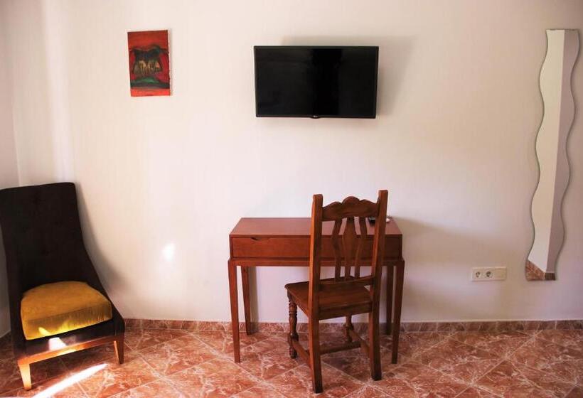 بنسيون Hostal La Zamora