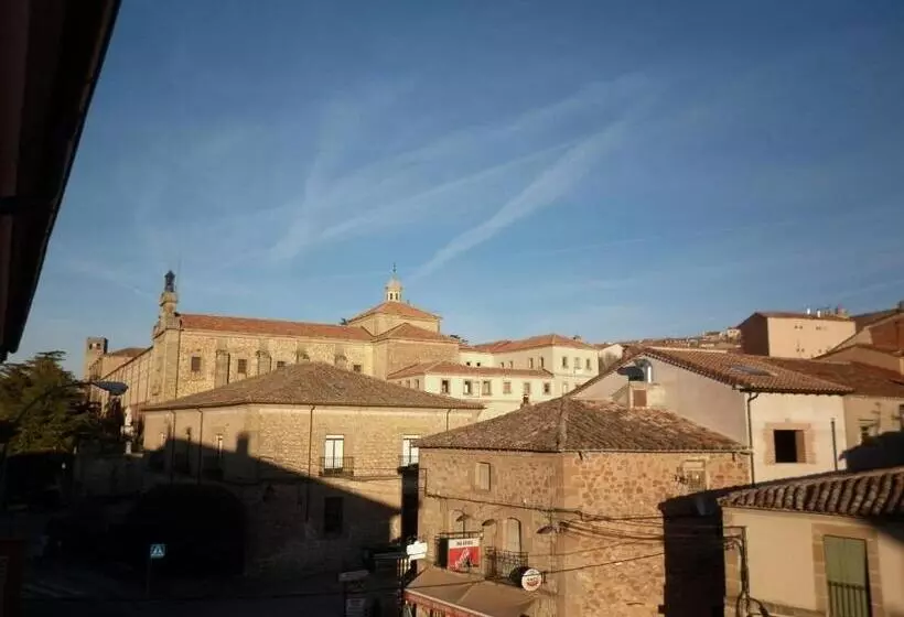 پانسیون Hostal Mesón Castilla