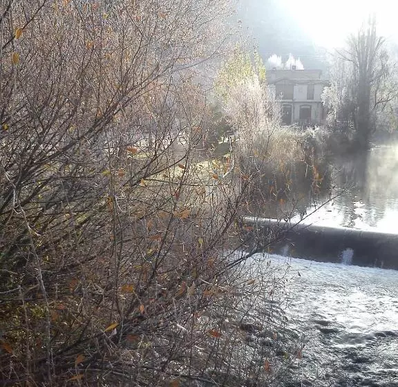 پانسیون Rural Pantano De Burgomillodo