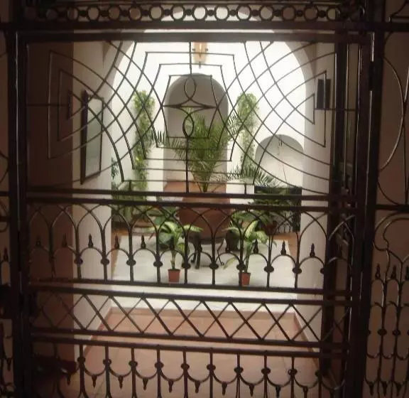 پانسیون Casa Maika