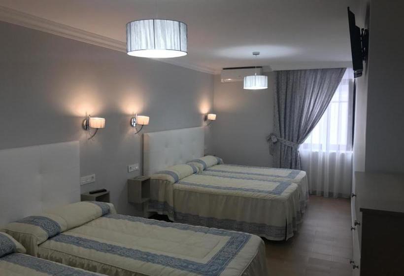 بنسيون Hostal Plaza Damasco