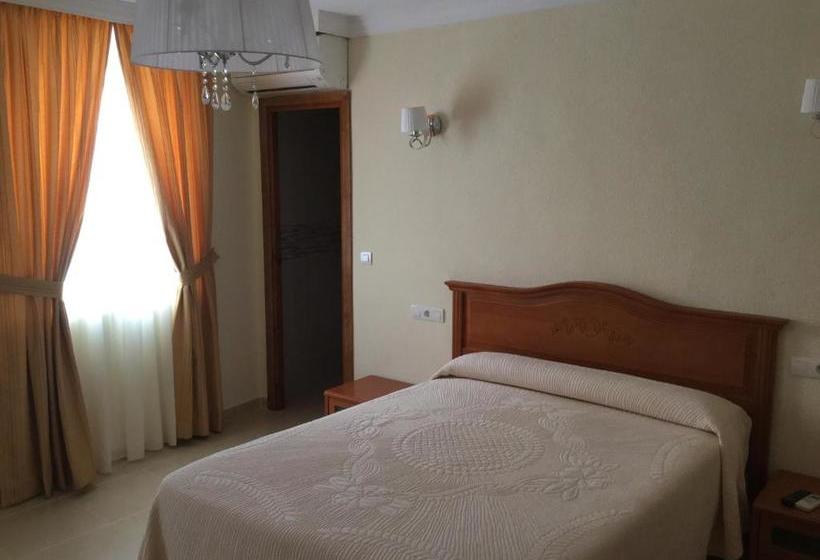 بنسيون Hostal Plaza Damasco