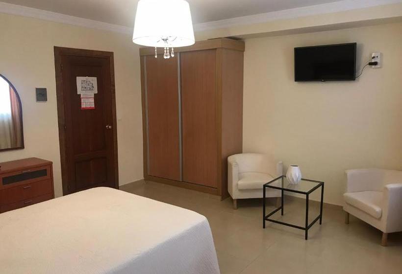 بنسيون Hostal Plaza Damasco
