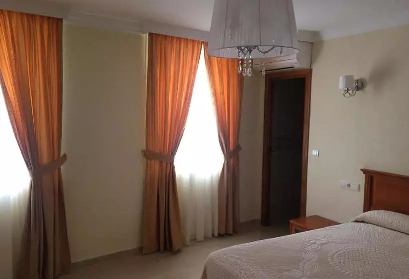 پانسیون Hostal Plaza Damasco