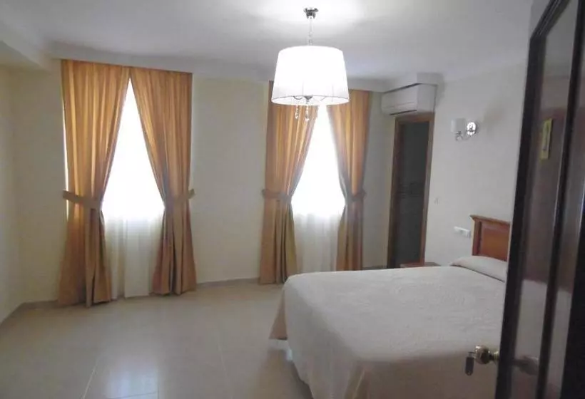 پانسیون Hostal Plaza Damasco