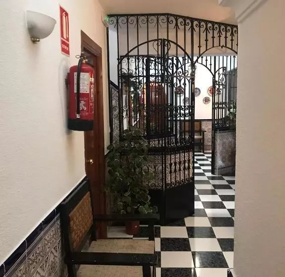 پانسیون Hostal Plaza Damasco