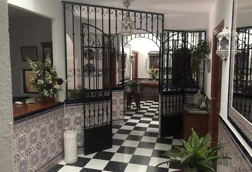پانسیون Hostal Plaza Damasco