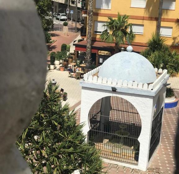بنسيون Hostal Plaza Damasco