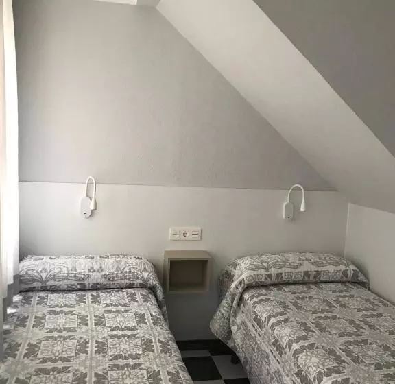 پانسیون Hostal Plaza Damasco