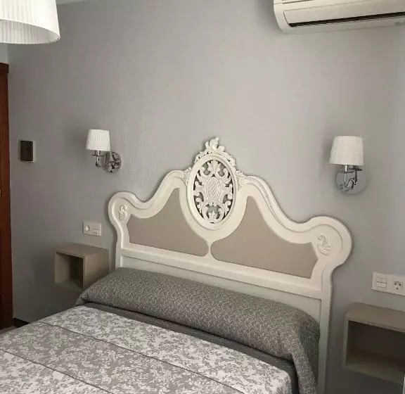 پانسیون Hostal Plaza Damasco