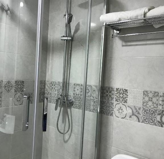بنسيون Hostal Plaza Damasco