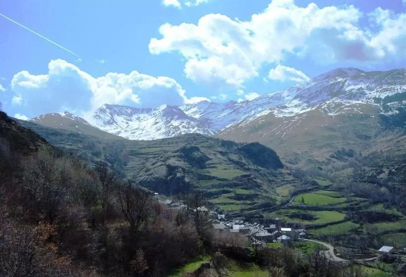 پانسیون Hostal Rural Aude