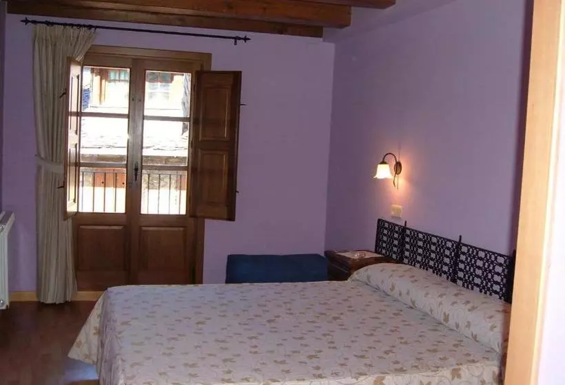 پانسیون Hostal Rural Aude
