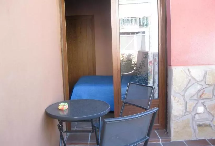 ペンション Hostal Sol De La Vega