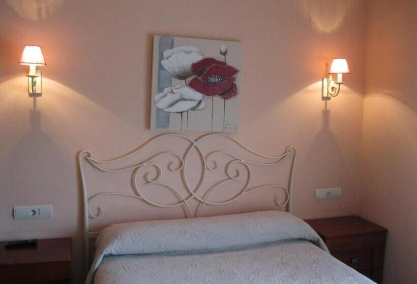 پانسیون Hostal Sol De La Vega