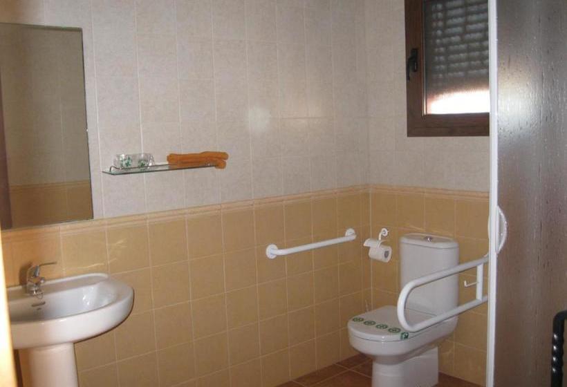 پانسیون Hostal Sol De La Vega